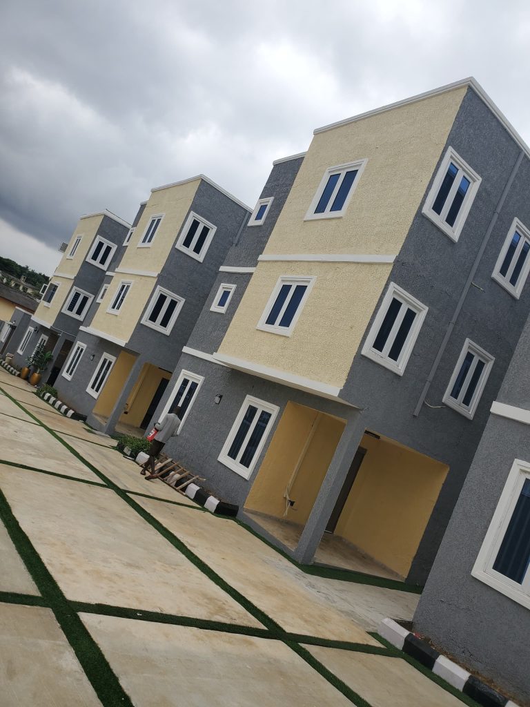Terraced 4 Bedroom Apartment,